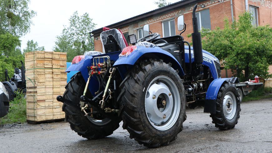 Мінітрактор ДМТЗ 255XL повнопривідний, широка резина,примусова гідравліка 74 фото