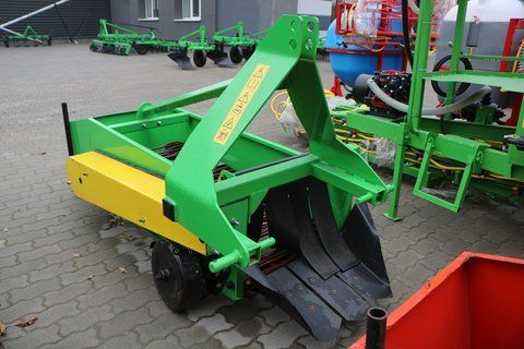 Картоплекопалка Bomet (Бомет) транспортерна для мінітрактора 1-рядна польська 93 фото